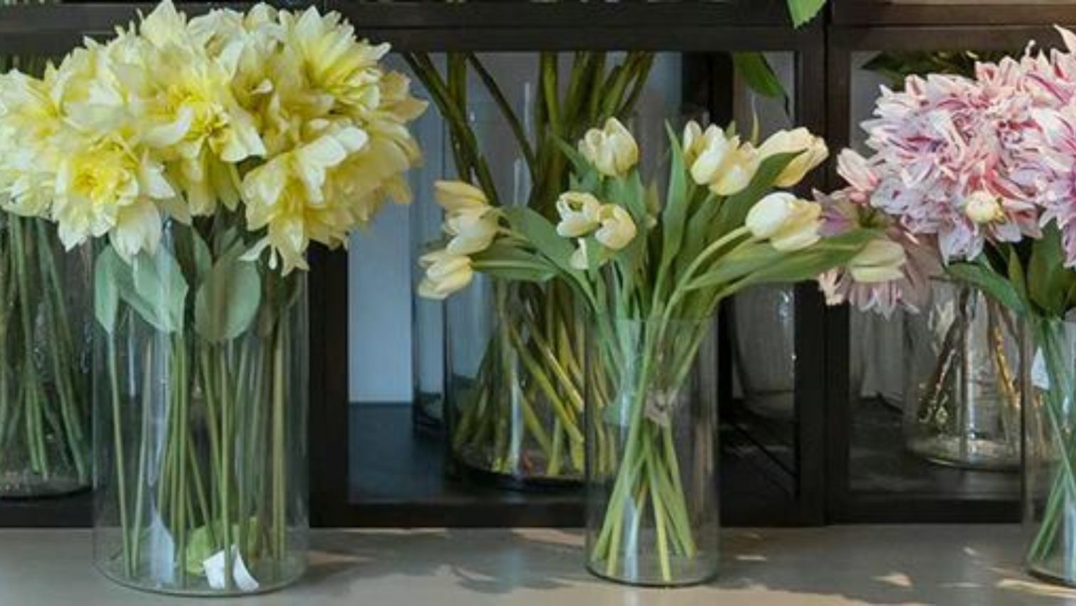 Buy flower vases online at the best price from IAAH