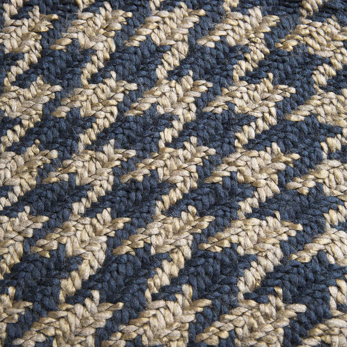 Aksovi Throw Luxurious Handcrafted Throws - IAAH