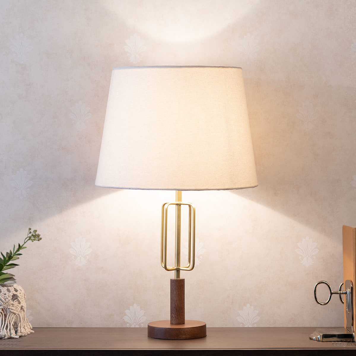 4 Pipe Cage Table Lamp