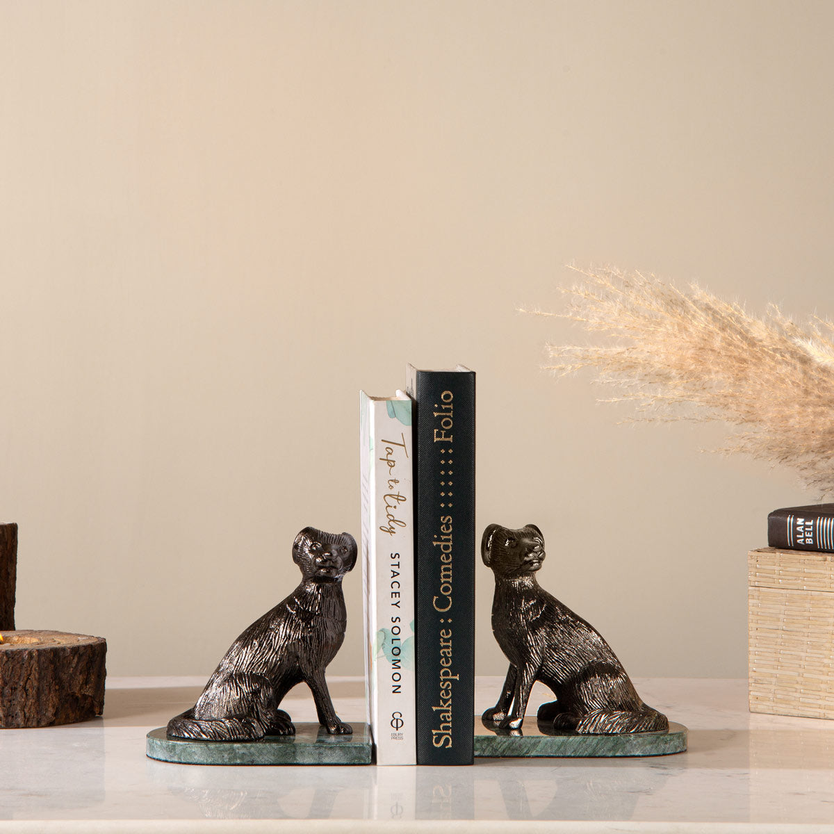 Pawsh Bookend