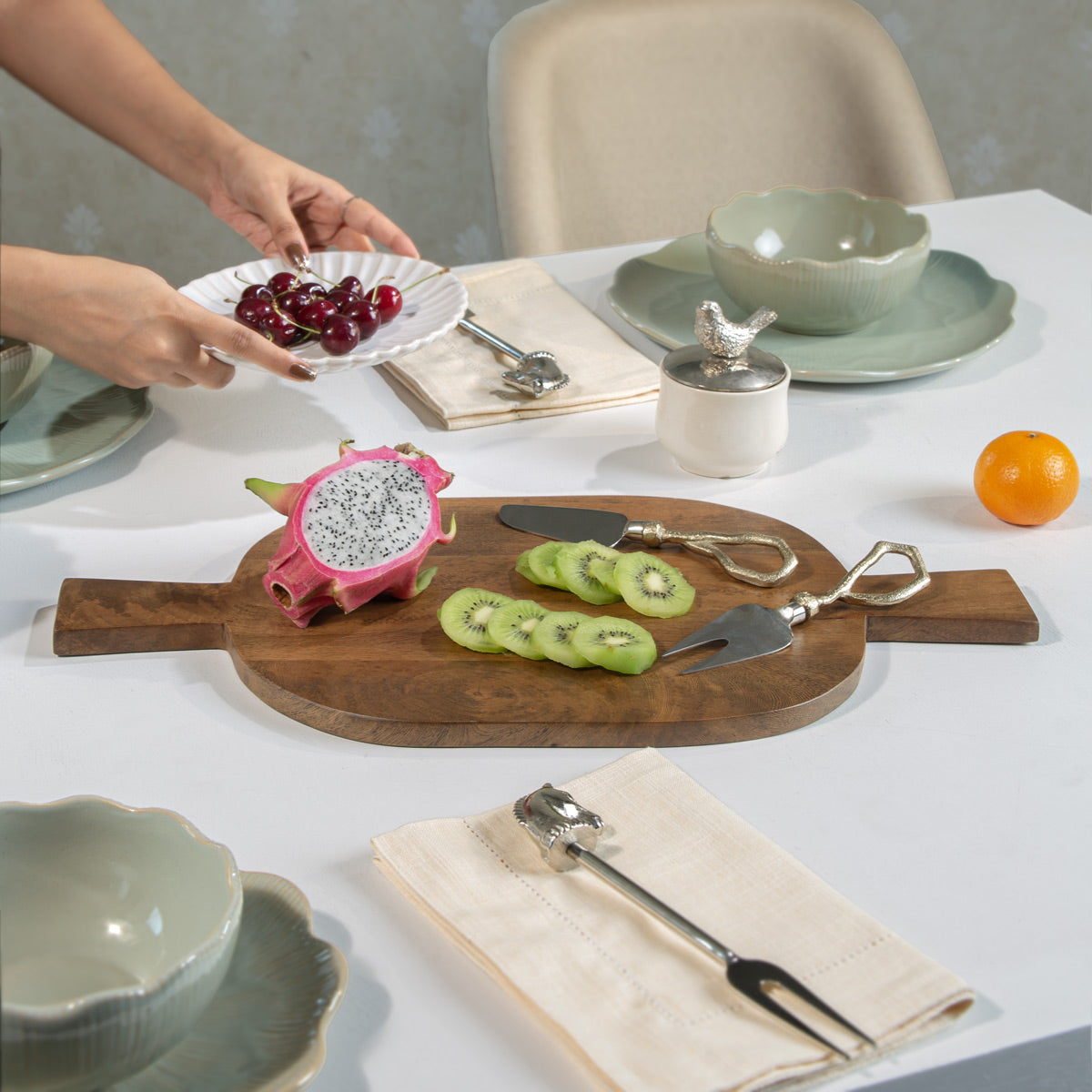 Terra Dual Handle Platter