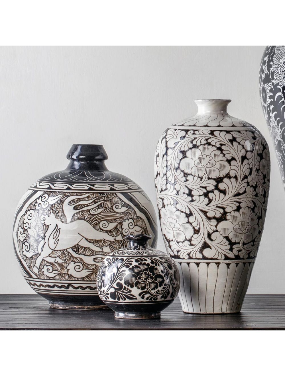 Noirasa Ceramic Vase