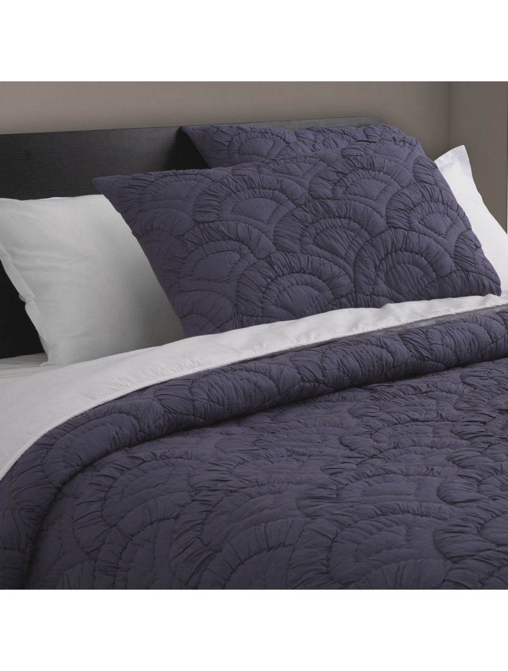 Scallop Quilted Bedset