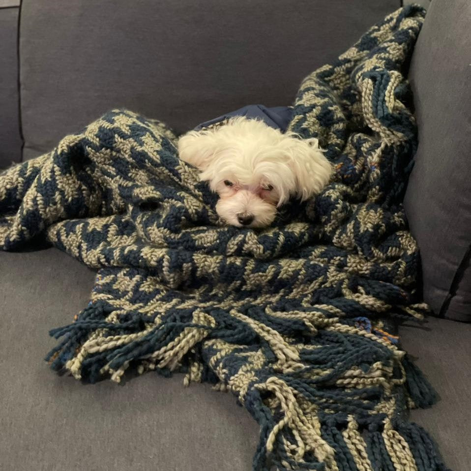 Aksovi Throw Luxurious Handcrafted Throws - IAAH